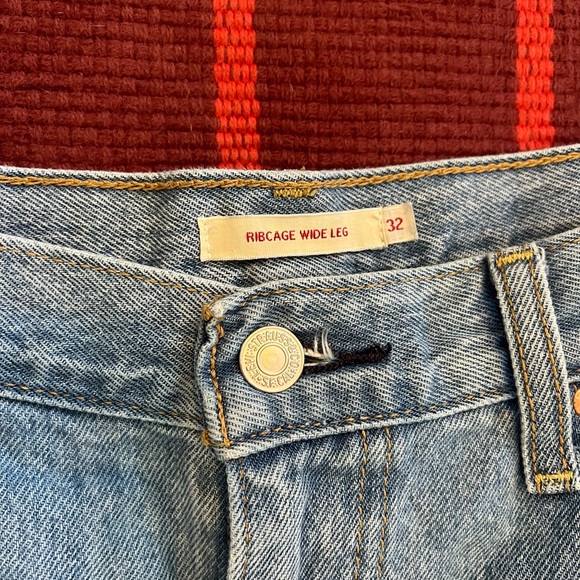 Levi's Ribcage Wide Leg Jeans - Picture 3 of 4